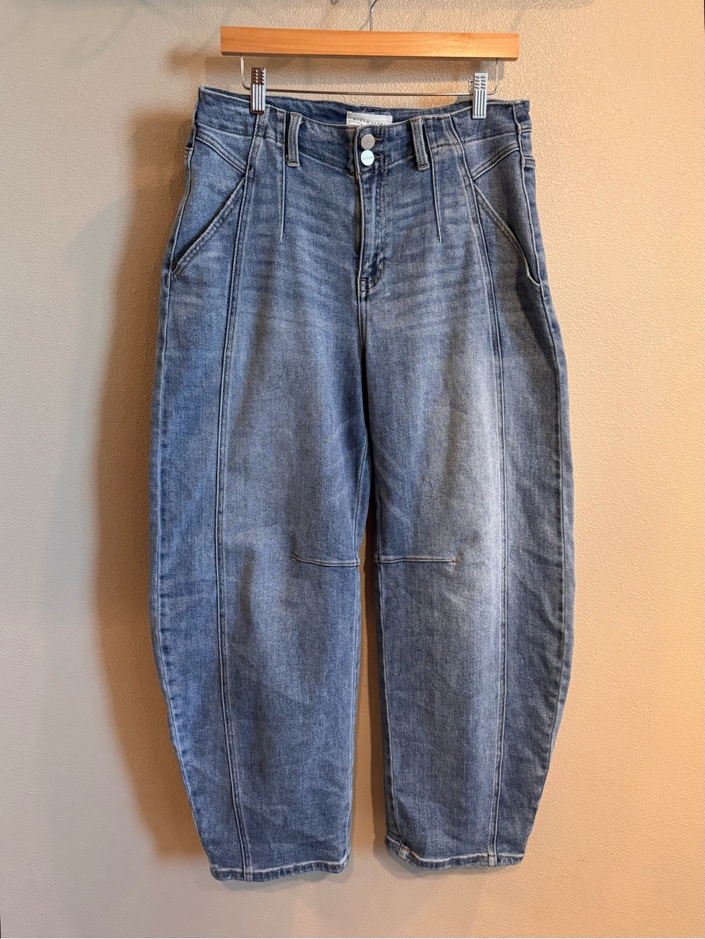 Risen High Waisted Pleated Barrel Jeans 11/30